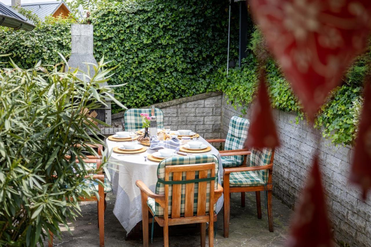 Villa Amalia, Centrum Banska Stiavnica, Parkovanie Pre 2 Auta, Velka Zahrada S Krbom, Cela Villa Amalia Pre 14 Osob Alebo Samostatne Nezavisle Prve Podlazie Villa Ama Pre 6 Osob Alebo Samostatne Nezavisle Podkrovie Villa Lia Pre 8 Osob,Pristup Cez Pi Exterior foto