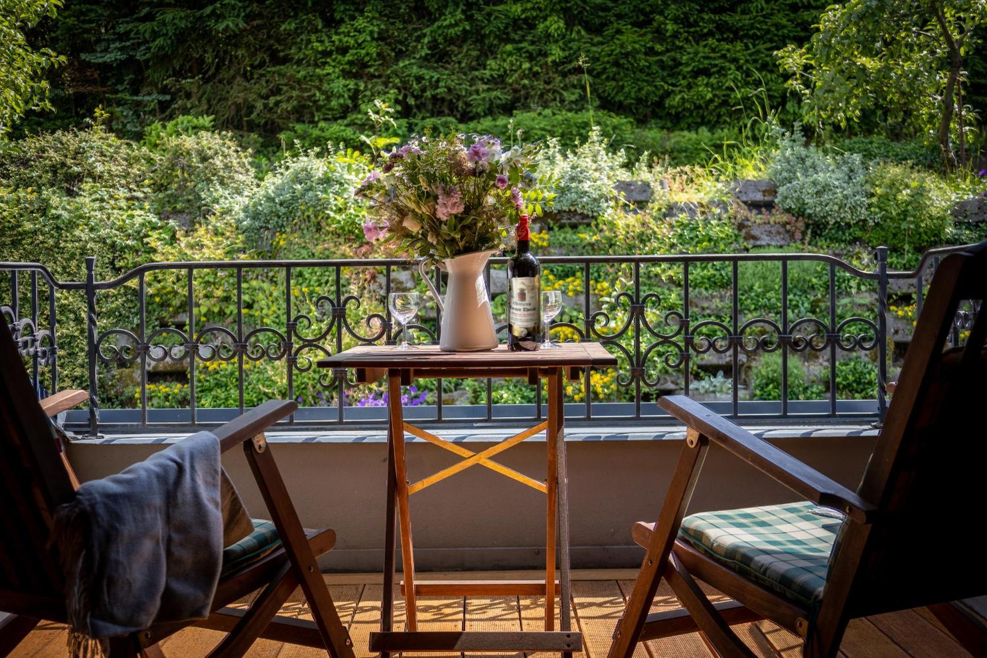 Villa Amalia, Centrum Banska Stiavnica, Parkovanie Pre 2 Auta, Velka Zahrada S Krbom, Cela Villa Amalia Pre 14 Osob Alebo Samostatne Nezavisle Prve Podlazie Villa Ama Pre 6 Osob Alebo Samostatne Nezavisle Podkrovie Villa Lia Pre 8 Osob,Pristup Cez Pi Exterior foto