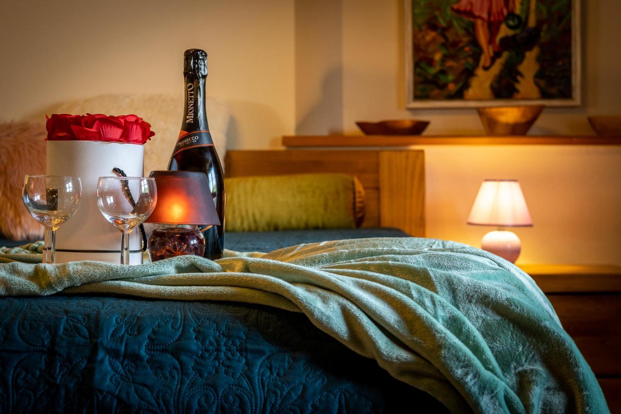 Villa Amalia, Centrum Banska Stiavnica, Parkovanie Pre 2 Auta, Velka Zahrada S Krbom, Cela Villa Amalia Pre 14 Osob Alebo Samostatne Nezavisle Prve Podlazie Villa Ama Pre 6 Osob Alebo Samostatne Nezavisle Podkrovie Villa Lia Pre 8 Osob,Pristup Cez Pi Exterior foto