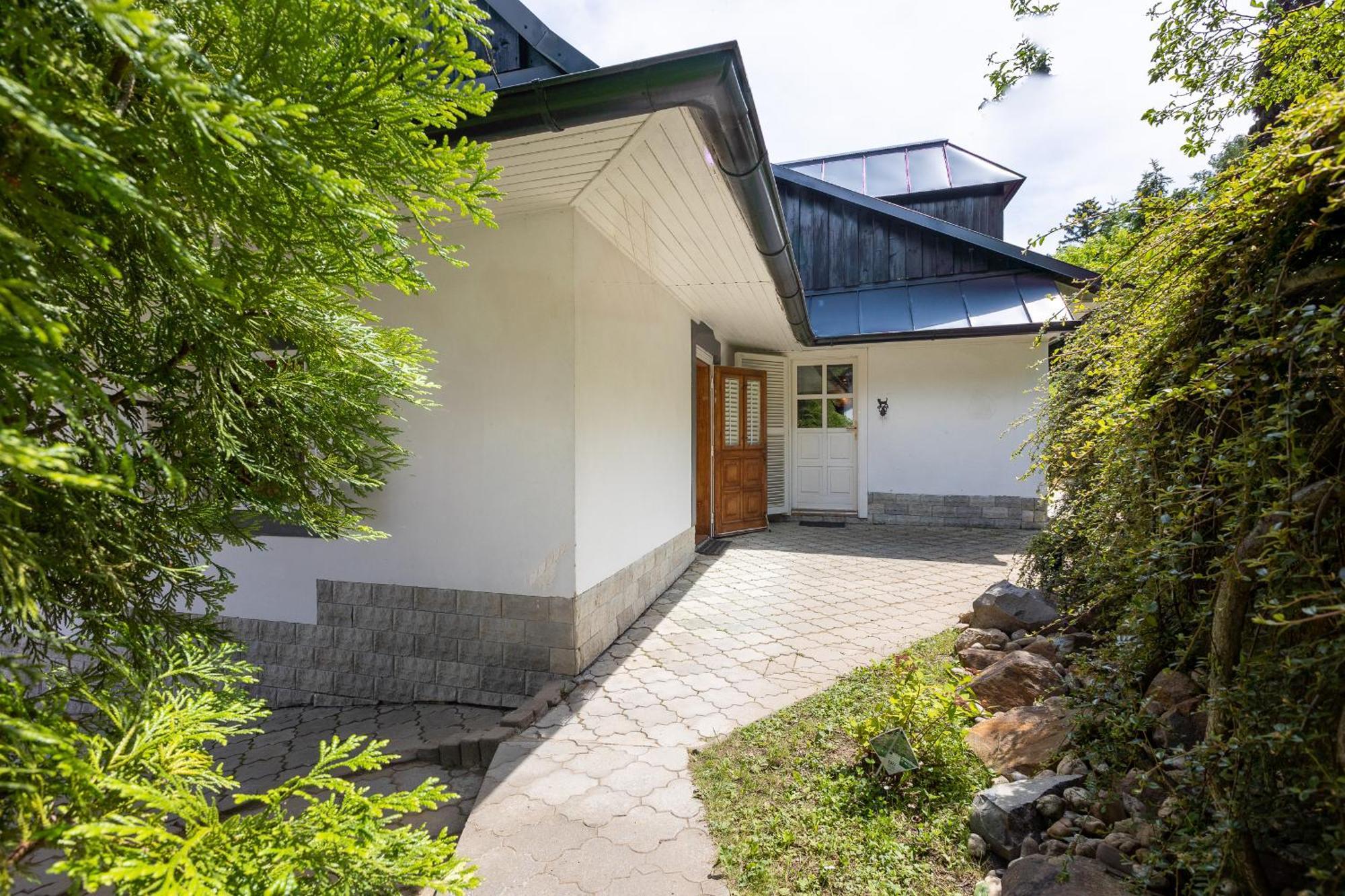 Villa Amalia, Centrum Banska Stiavnica, Parkovanie Pre 2 Auta, Velka Zahrada S Krbom, Cela Villa Amalia Pre 14 Osob Alebo Samostatne Nezavisle Prve Podlazie Villa Ama Pre 6 Osob Alebo Samostatne Nezavisle Podkrovie Villa Lia Pre 8 Osob,Pristup Cez Pi Exterior foto
